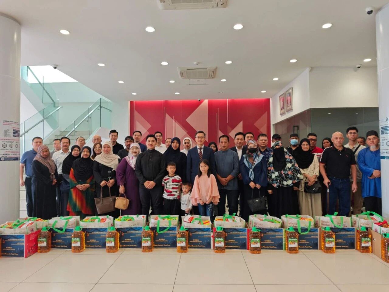 驻文莱使馆与文莱中资企业协会联合举办2026年斋月捐赠活动