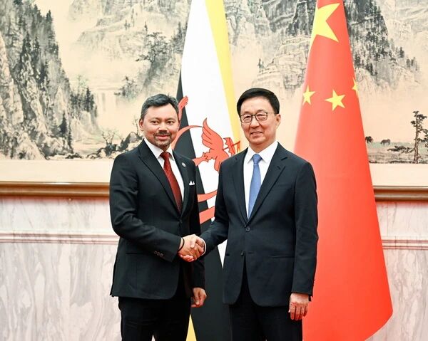 韩正同文莱王储比拉举行会谈